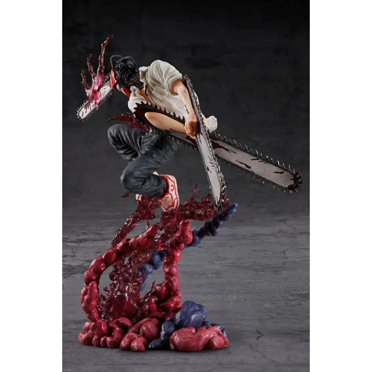 Chainsaw Man FiguartsZERO Statue by Bandai -Tamashii Nations - India - www.superherotoystore.com