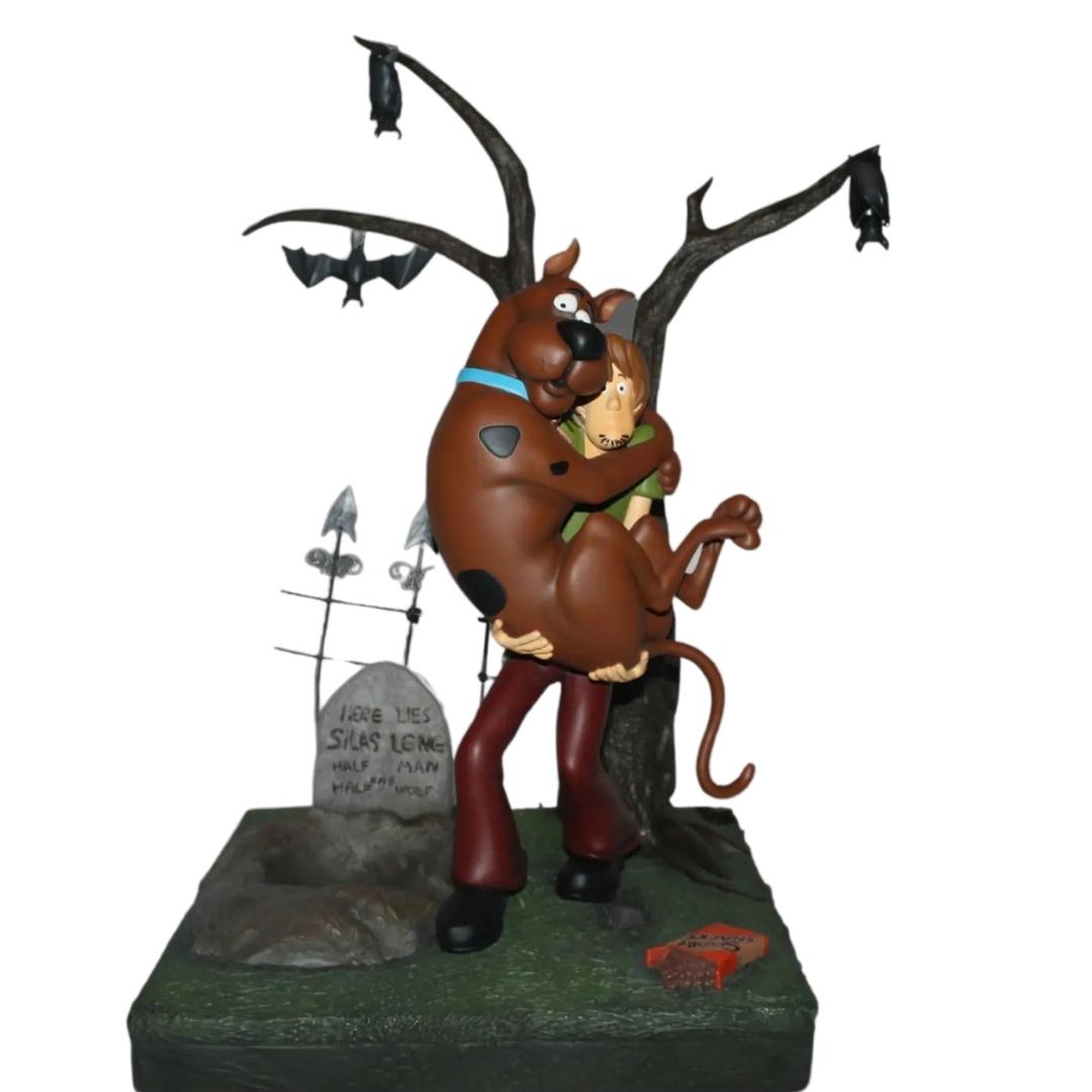 Scooby-Doo and Shaggy 1:6 Scale Limited Edition Diorama by MG Collectibles -MG Collectibles & Toys - India - www.superherotoystore.com
