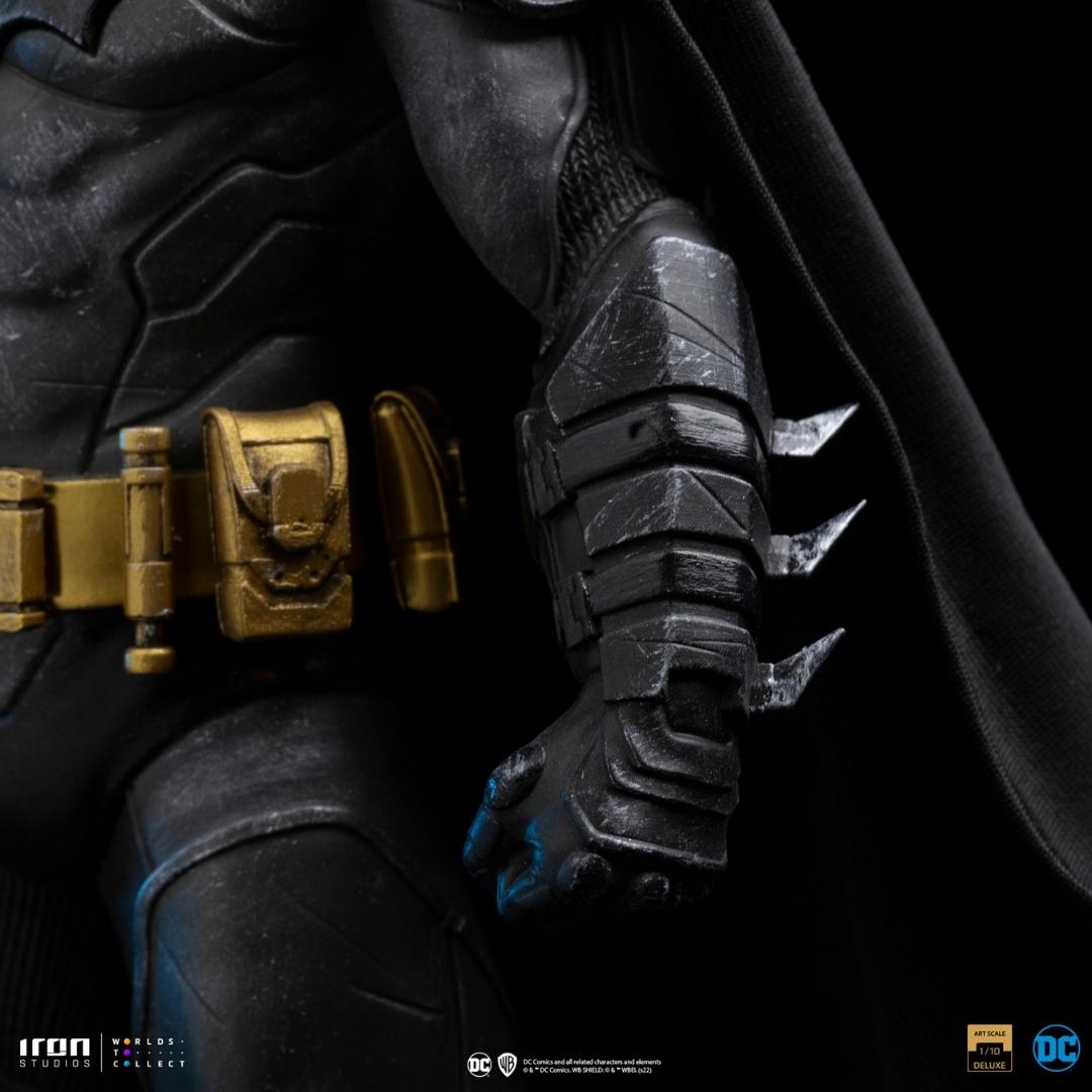 Batman Unleashed DC Comics Deluxe Art Scale Statue by Iron Studios -Iron Studios - India - www.superherotoystore.com